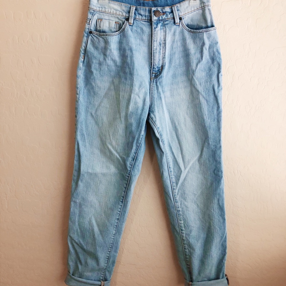 Urban Outfitters Mom Jeans